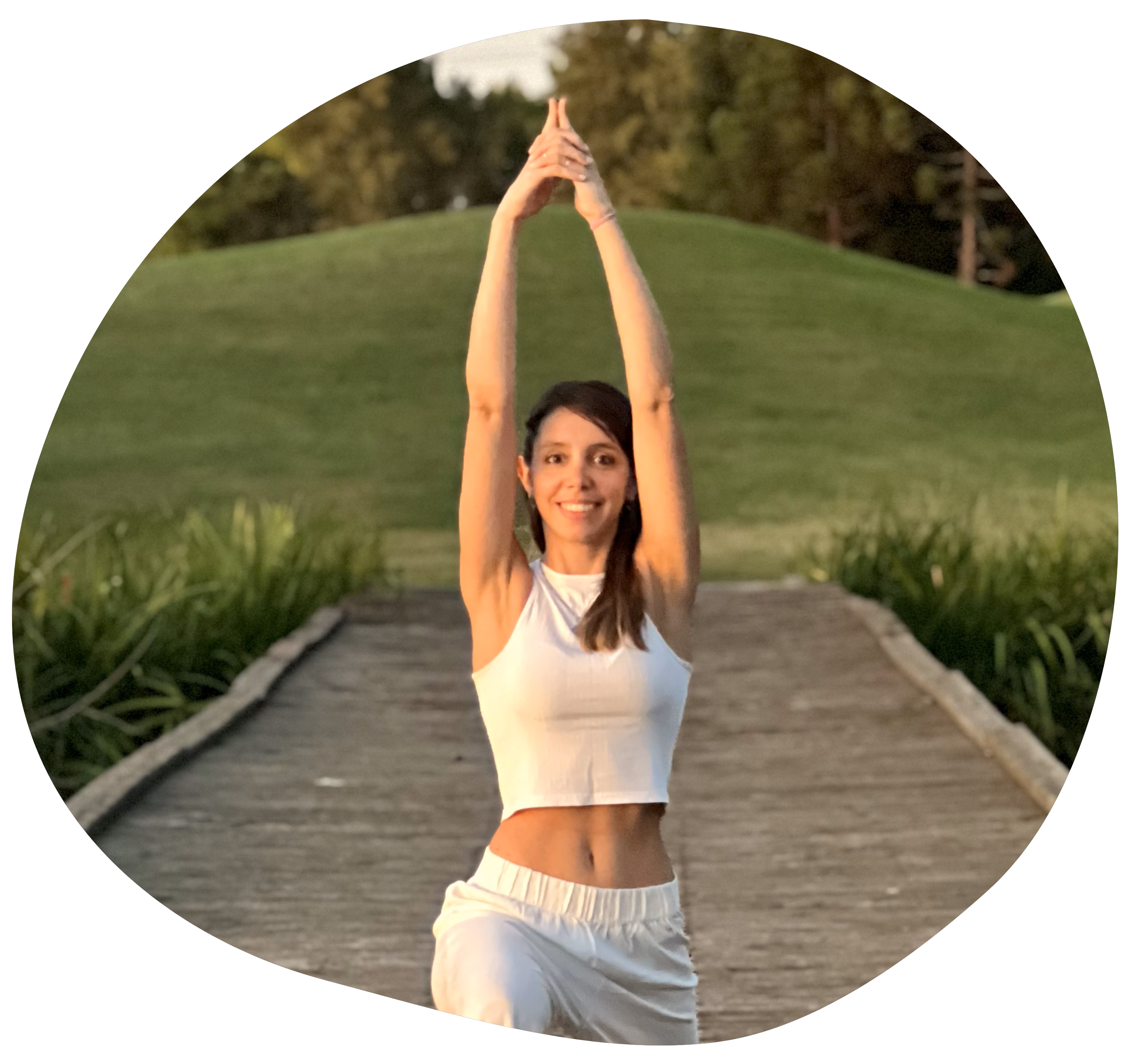imagen profesora mariana- yoga terapeutico
