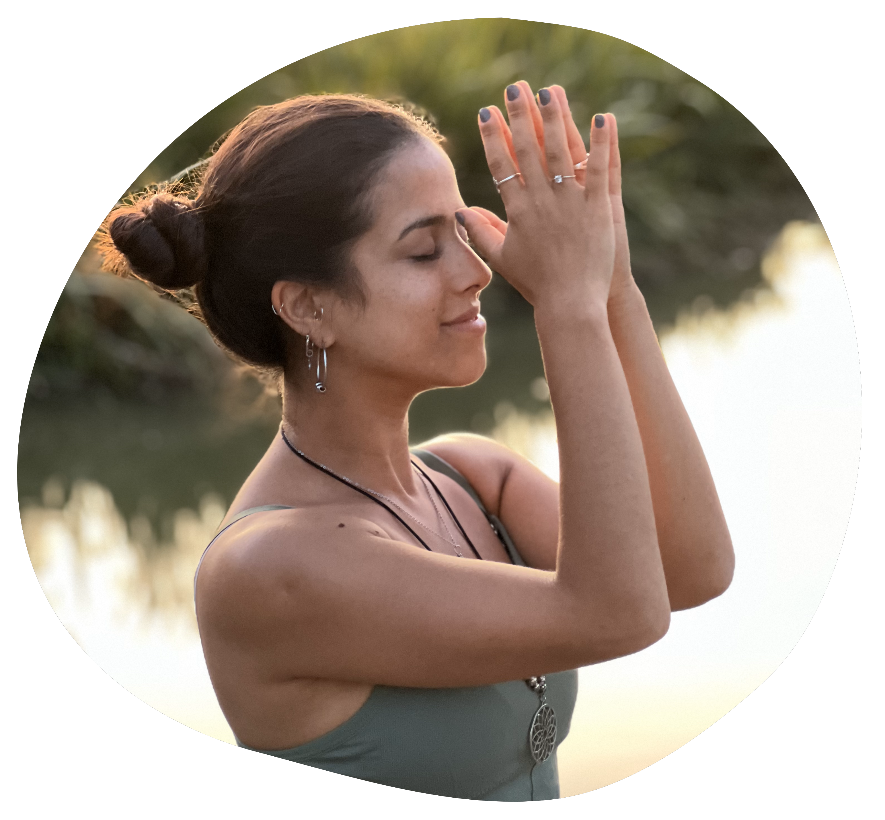 imagen profesora sofia- yoga integral